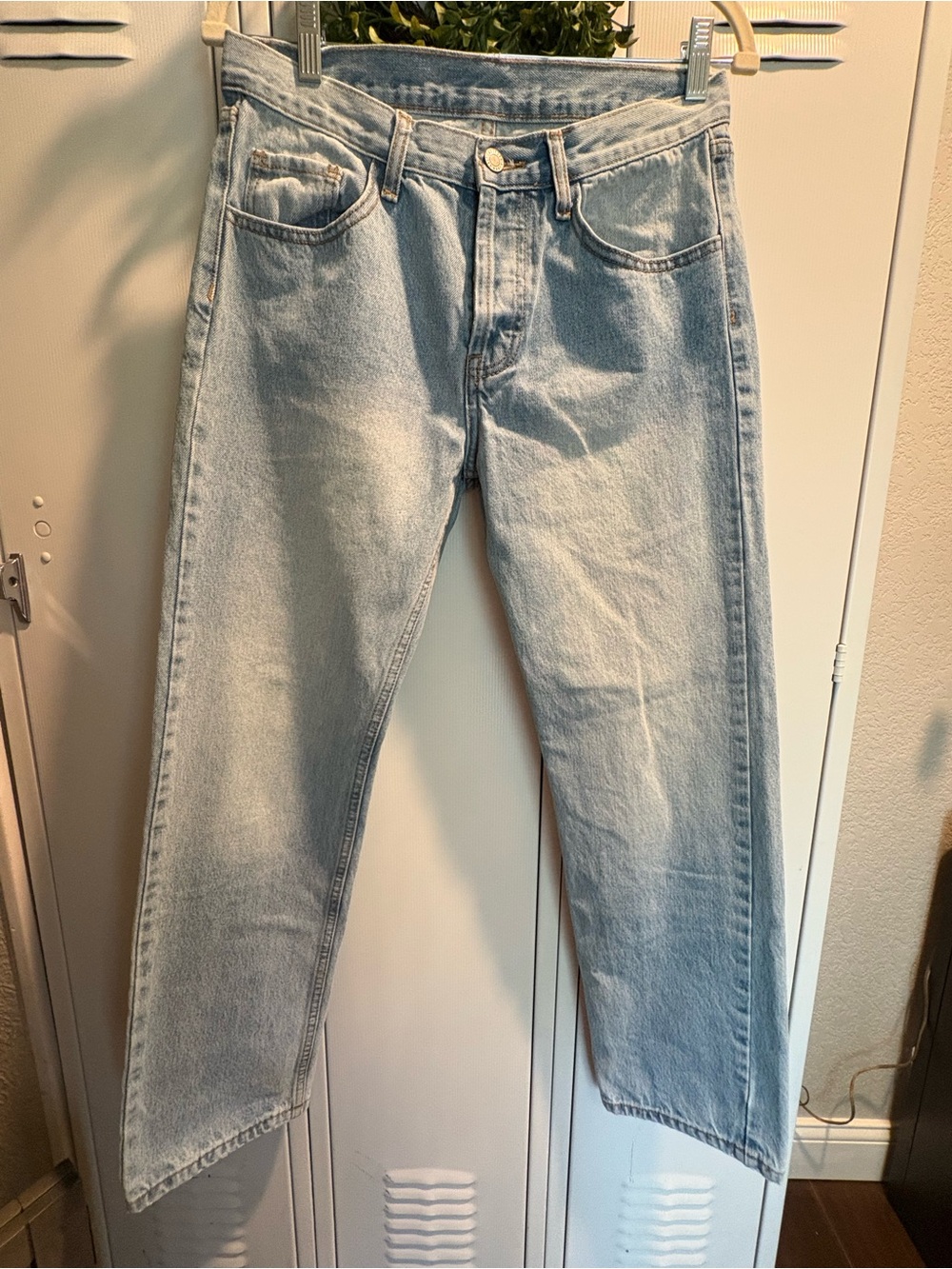 J. Galt by Brandy Melville Sz M light wash straight leg relaxed fit jeans